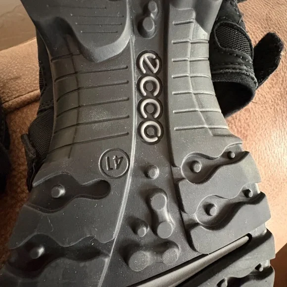 ECCO Nubuck Outdoor Sandal - SZ 41 (SZ 10 - 10.5) - Picture 13 of 14